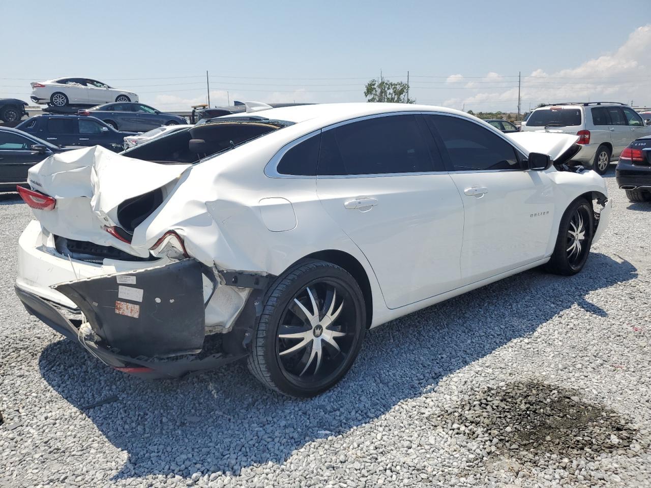 2018 Chevrolet Malibu Lt - Image 3