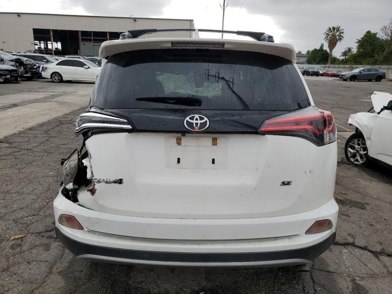 2018 Toyota Rav4 Se - Фото 6