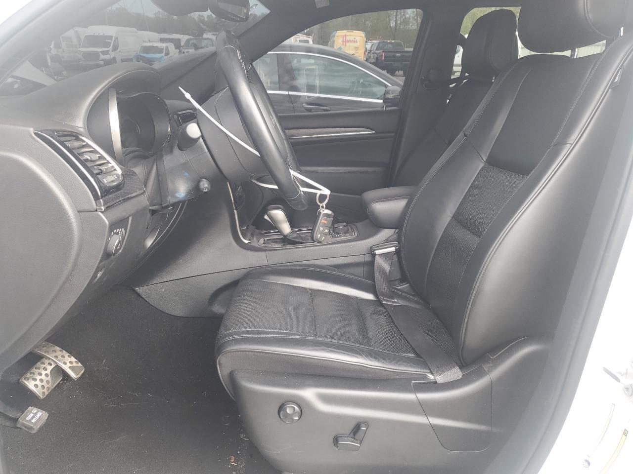 2020 Jeep Grand Cherokee Overland - Image 7