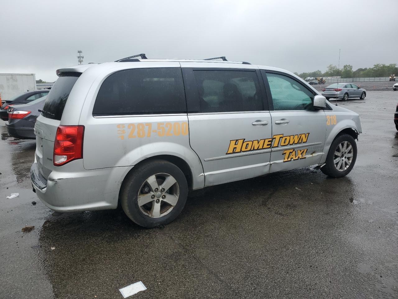 2011 Dodge Grand Caravan Crew - Image 3