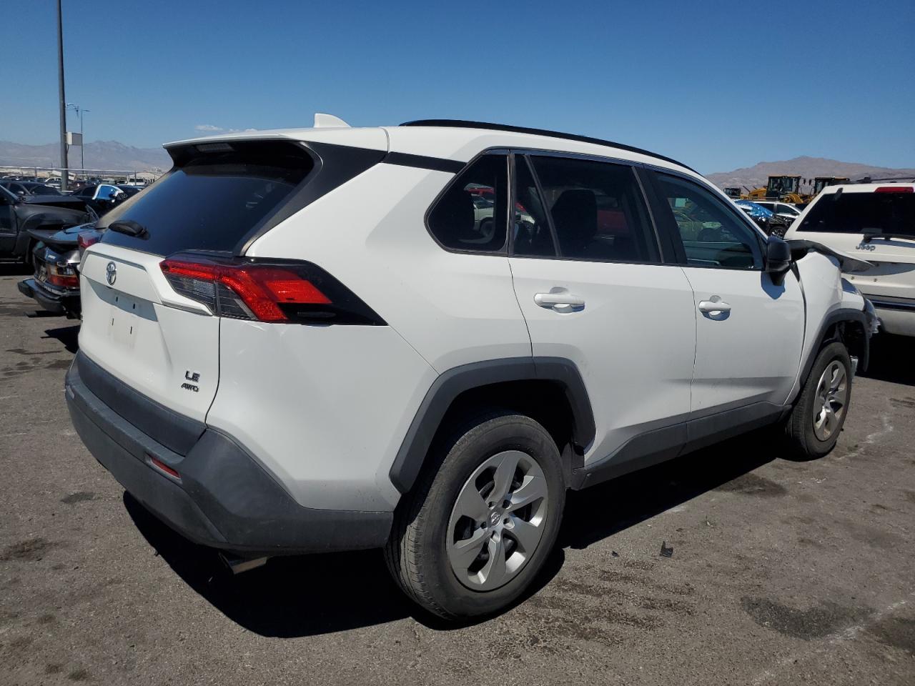 2021 Toyota Rav4 Le - Фото 3