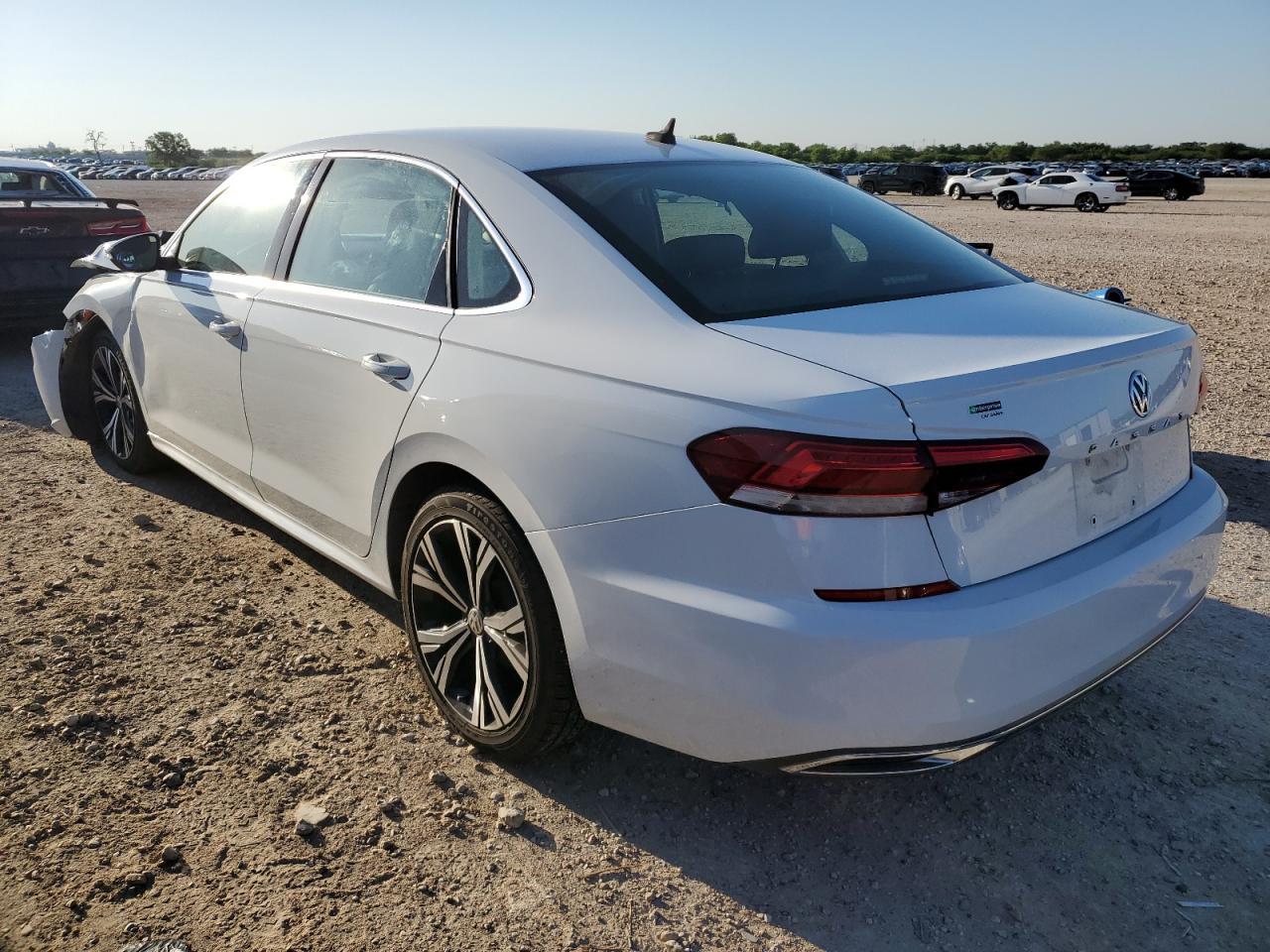 2021 Volkswagen Passat Se - Фото 2