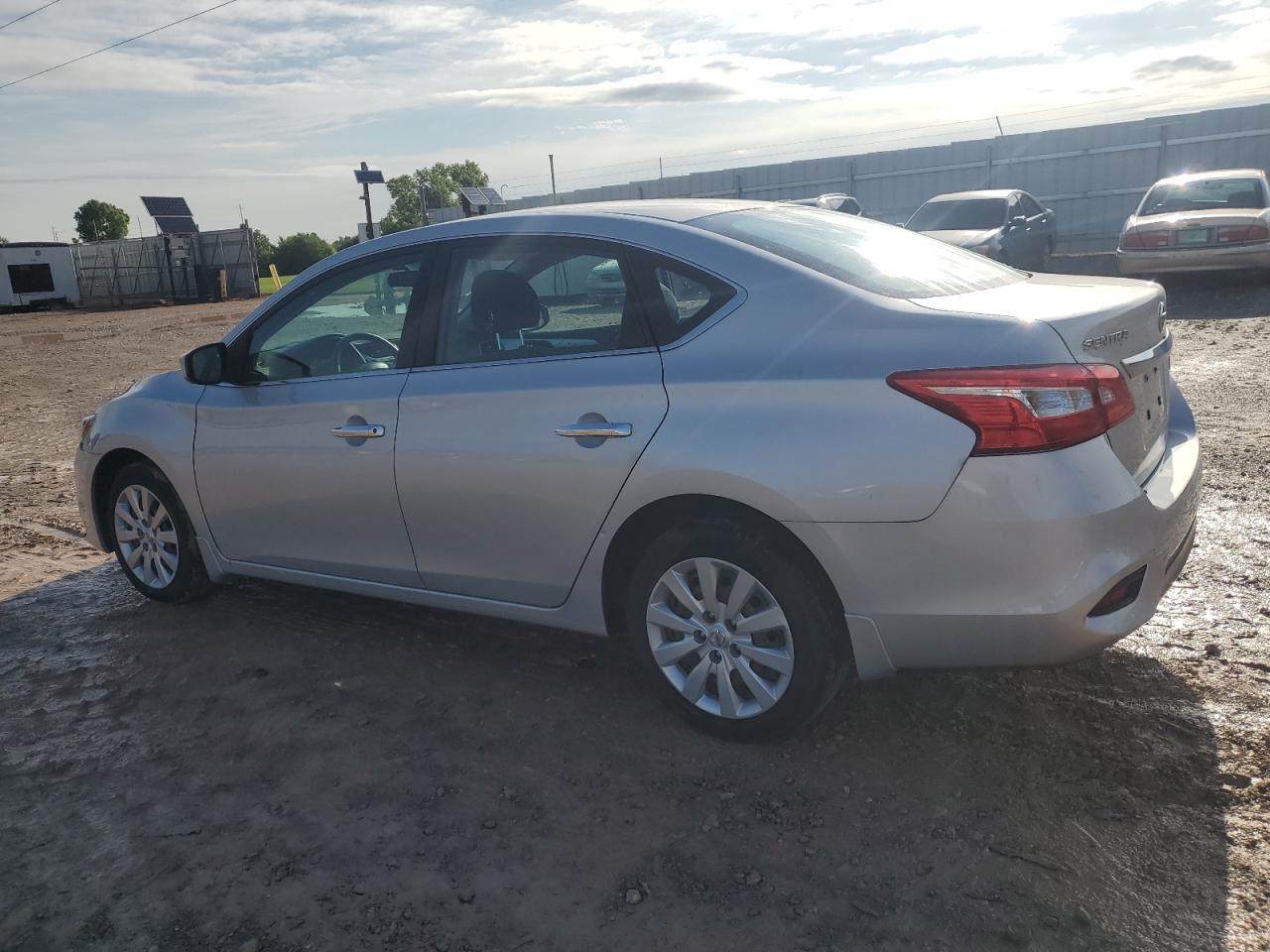 2017 Nissan Sentra S - Фото 2