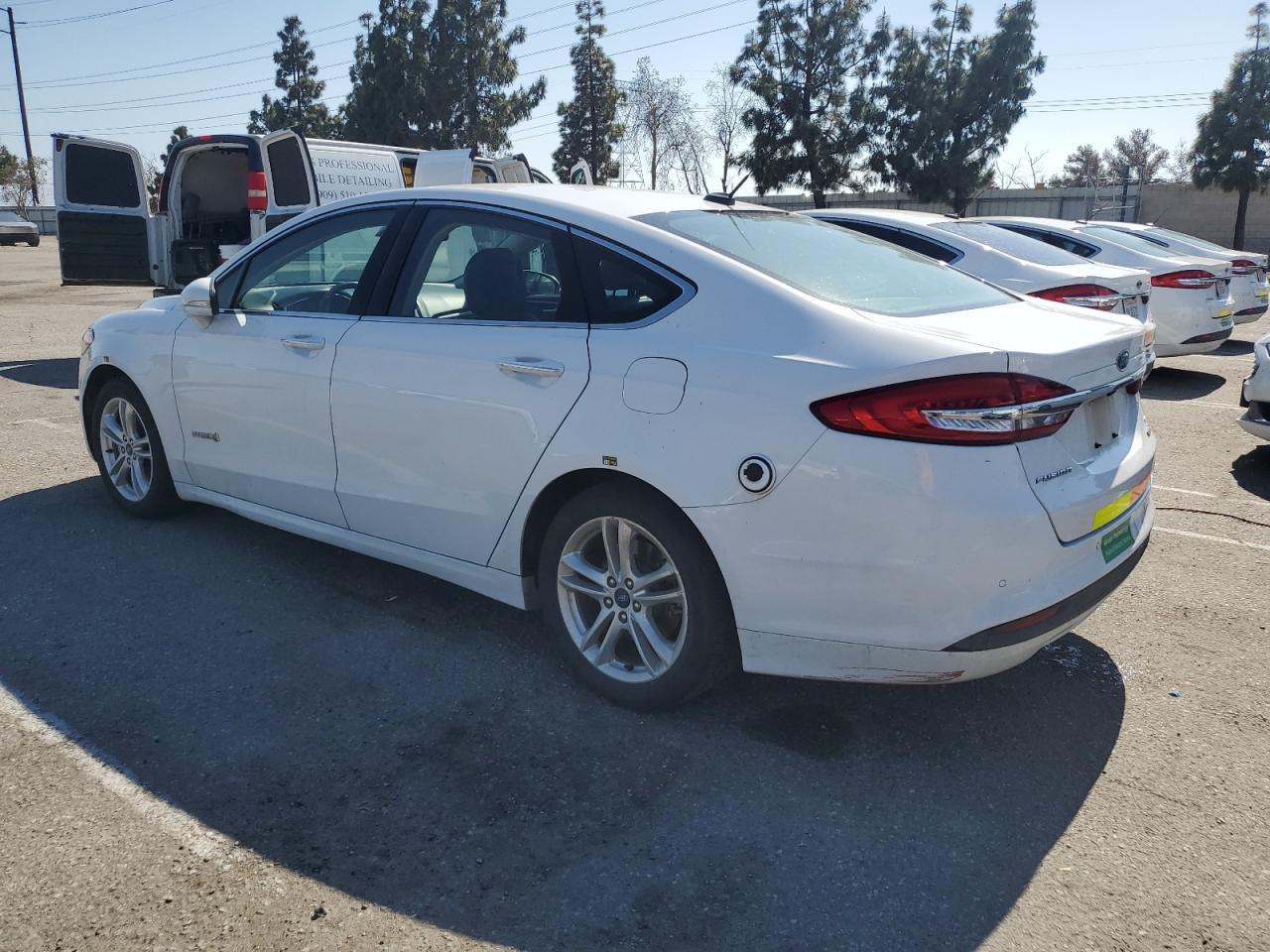 2018 Ford Fusion Se Hybrid - Image 2