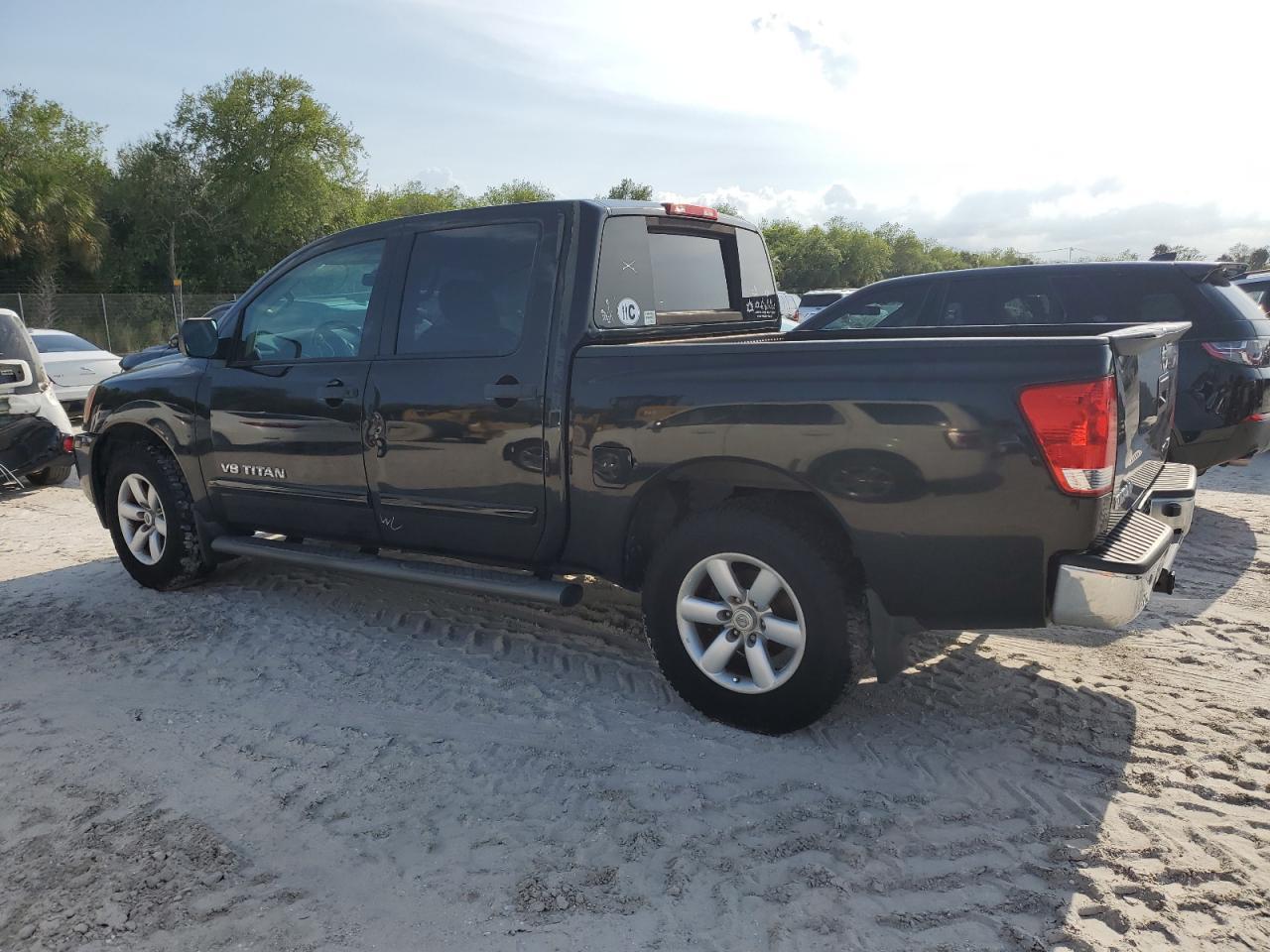 2013 Nissan Titan S - Фото 2
