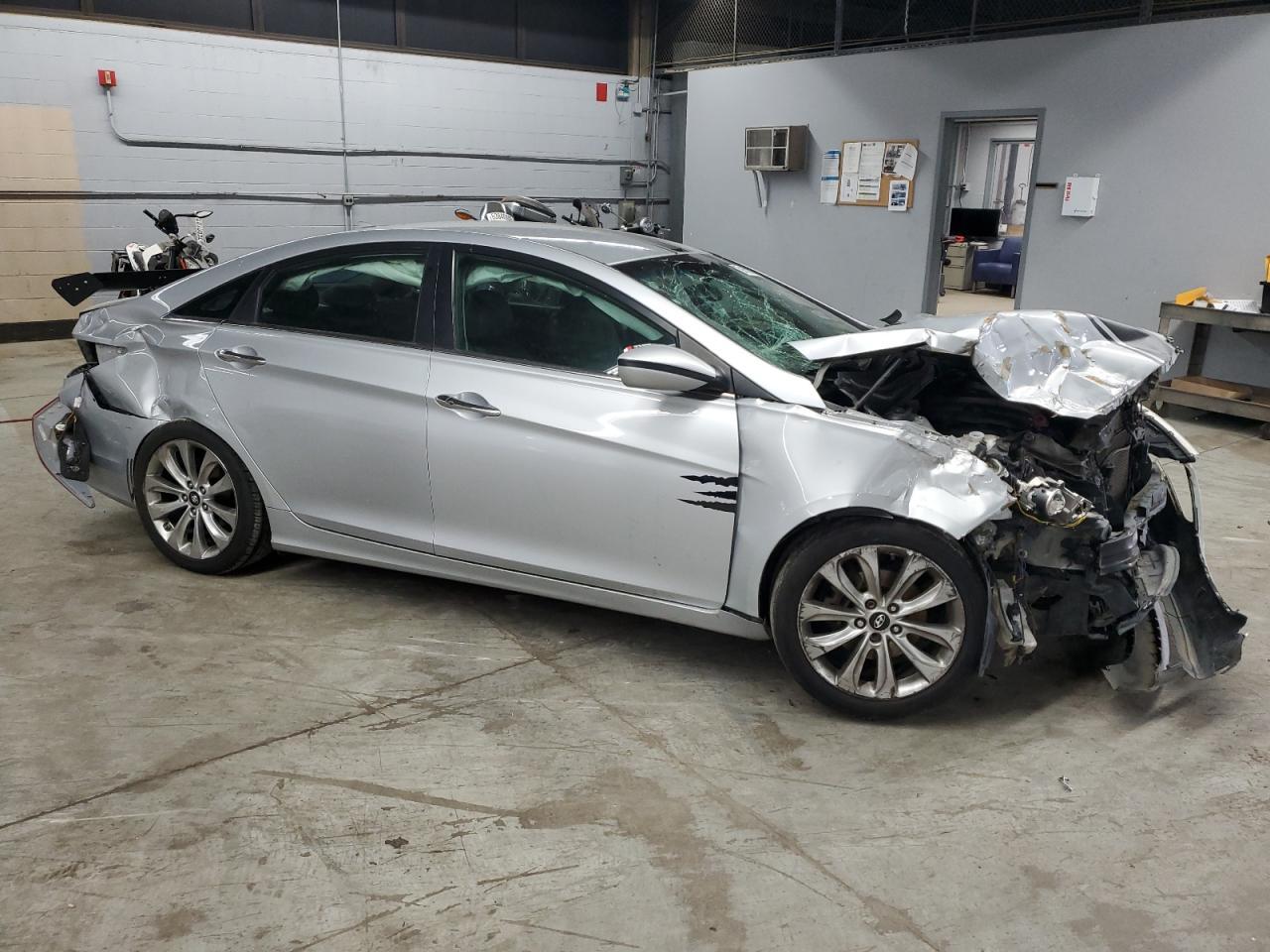 2012 Hyundai Sonata Se - Image 4