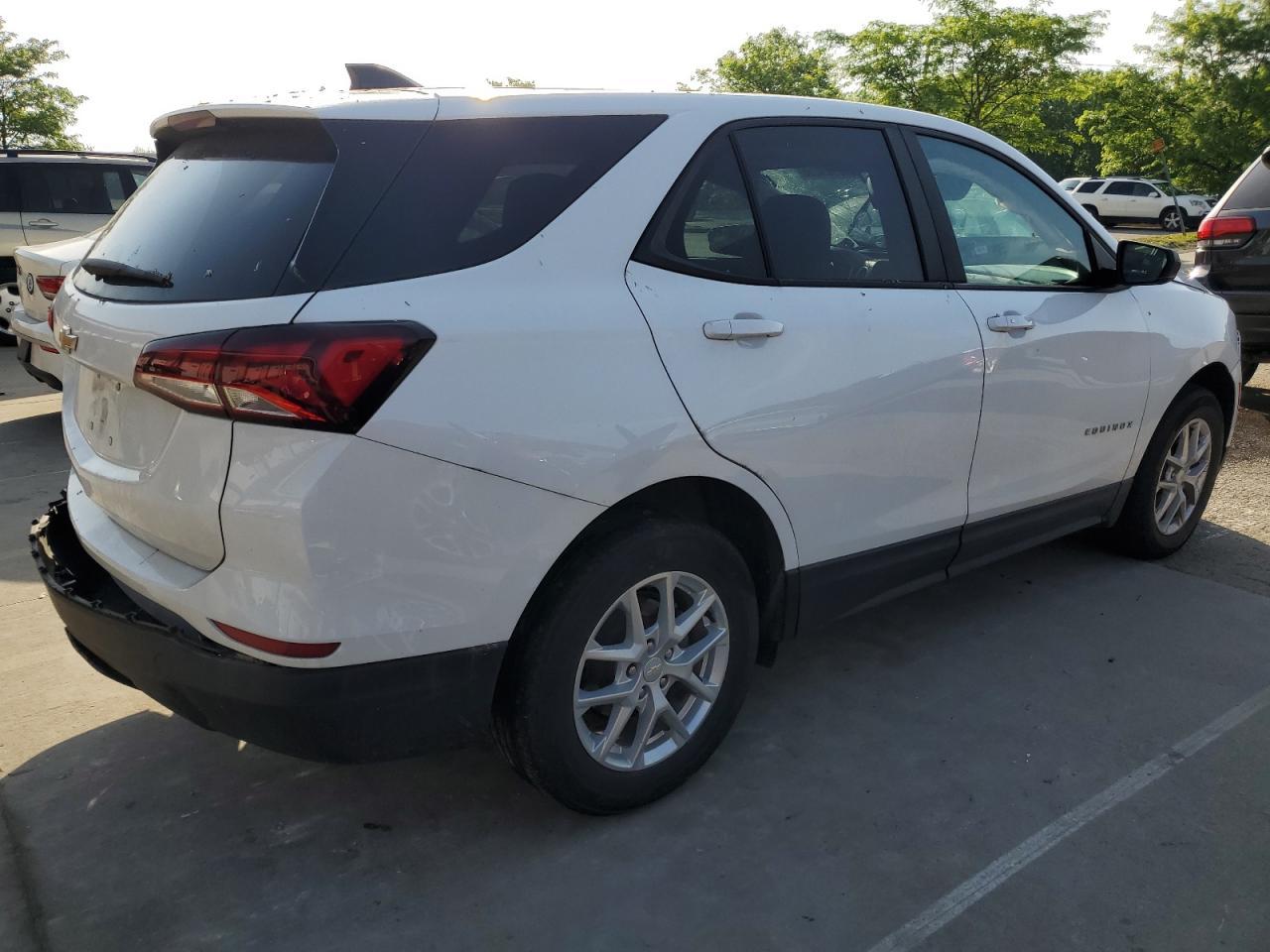 2022 Chevrolet Equinox Ls - Фото 3