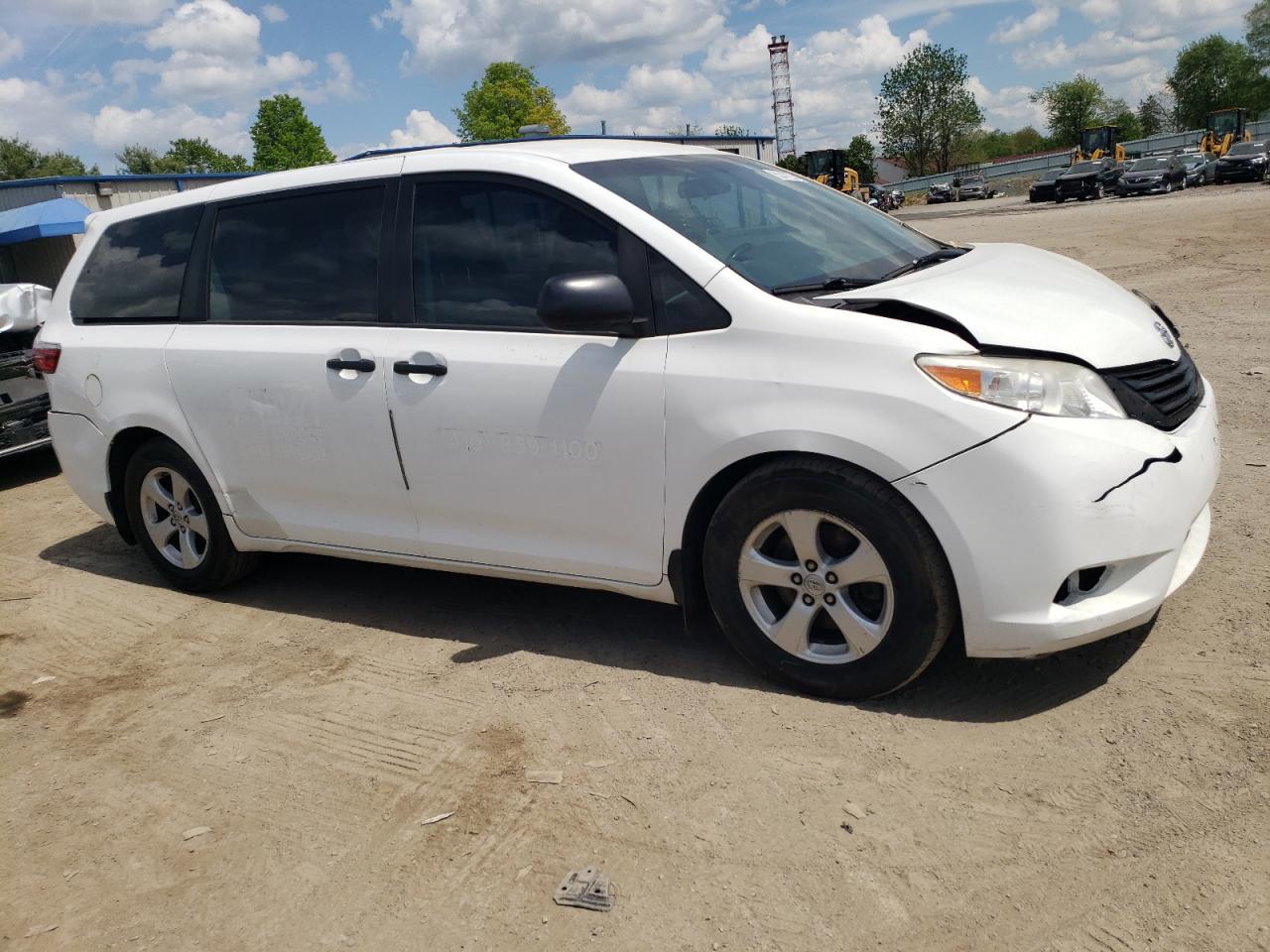 2017 Toyota Sienna - Фото 4