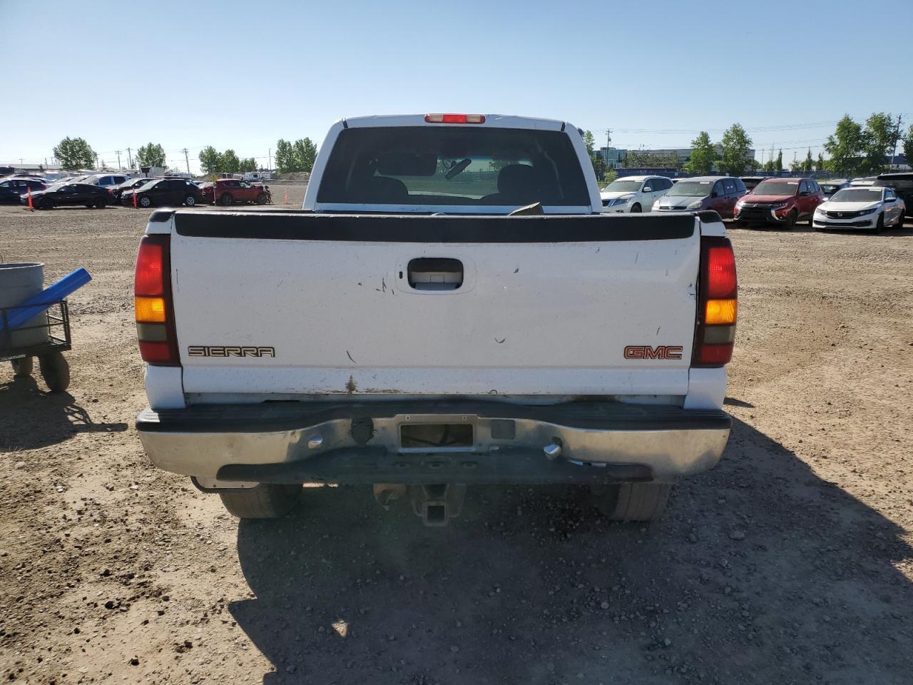 2000 GMC New Sierra K2500 - Image 6