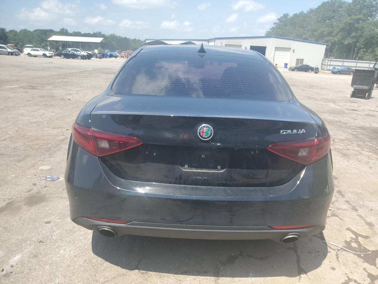2018 Alfa Romeo Giulia - Image 6