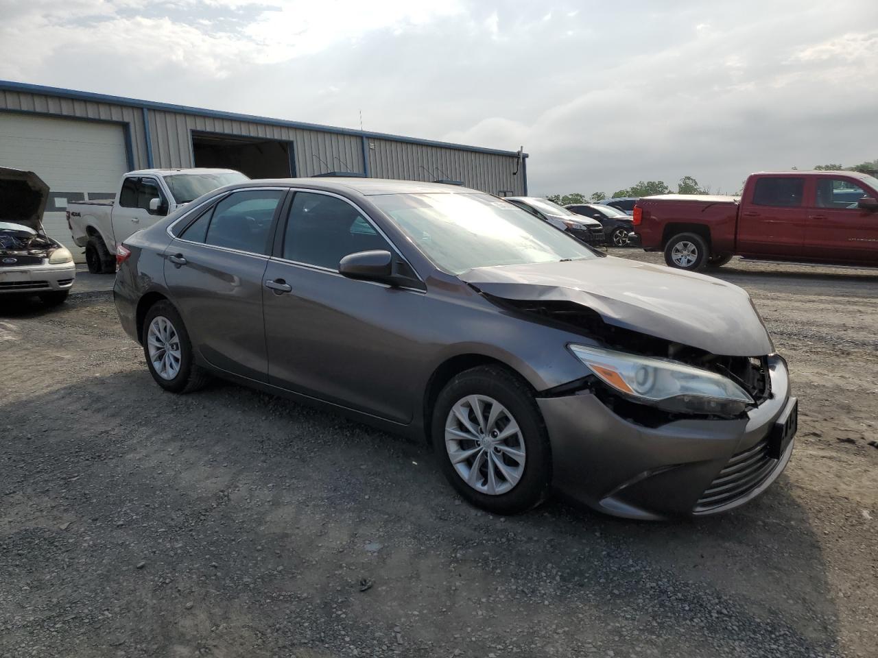 2017 Toyota Camry Le - Image 4