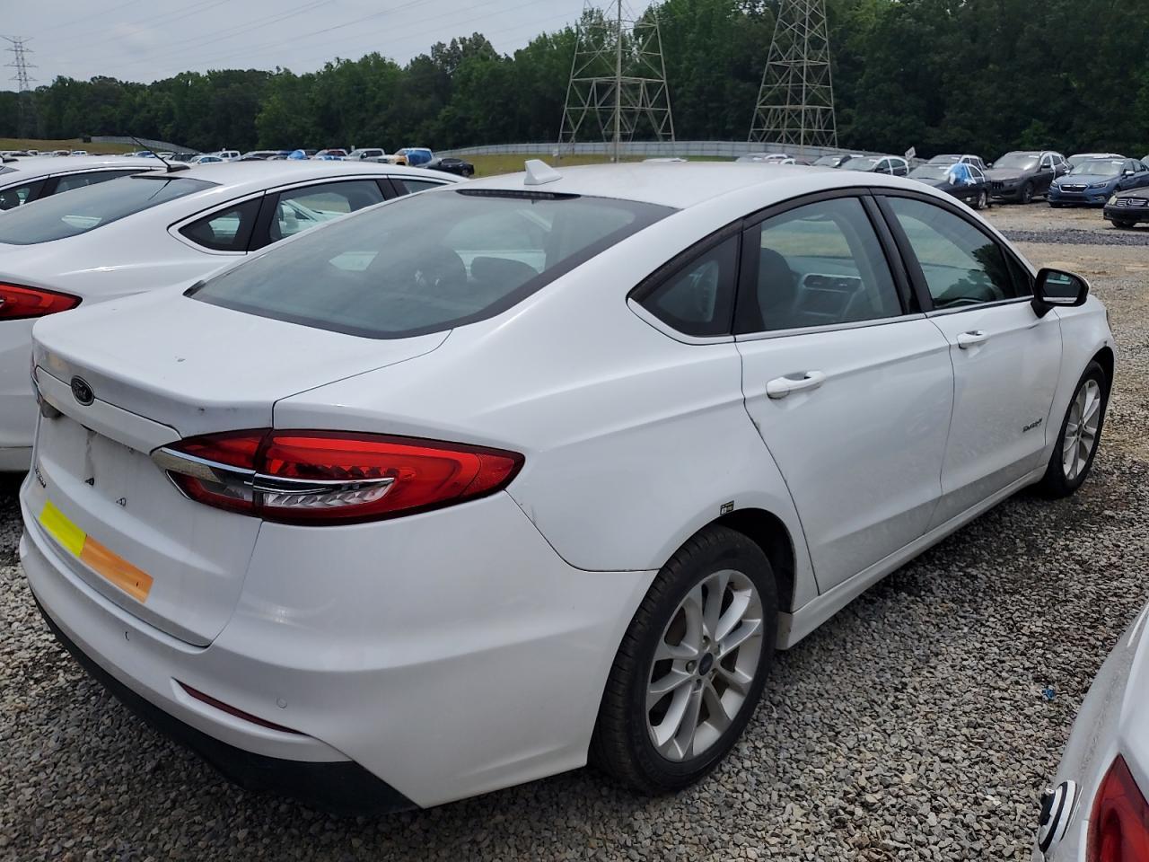2019 Ford Fusion Se - Фото 3