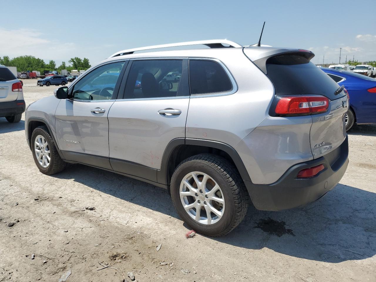 2018 Jeep Cherokee Latitude Plus - Image 2