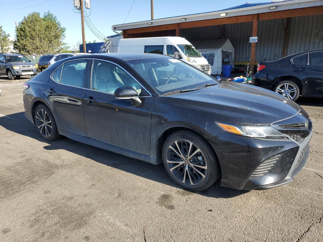 2020 Toyota Camry Se - Image 4