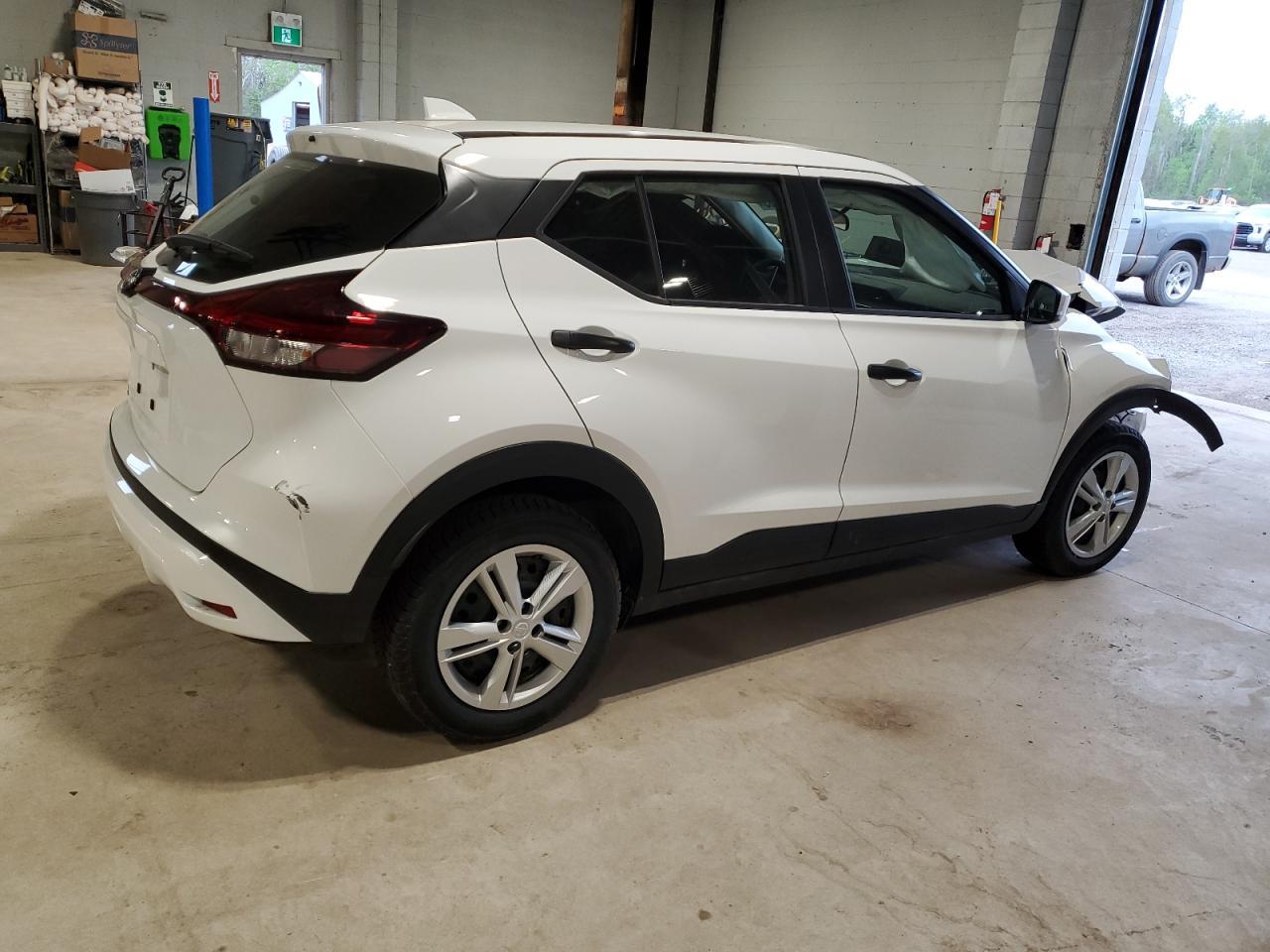 2025 Nissan Kicks Play S - Image 3