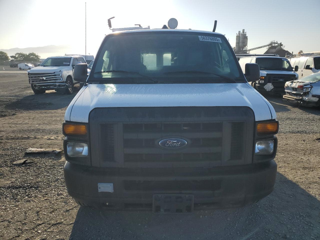 2010 Ford Econoline E250 Van - Фото 5
