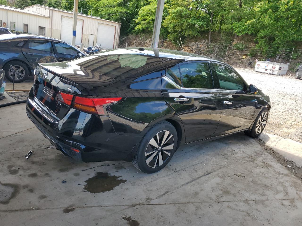 2021 Nissan Altima Sl - Image 3
