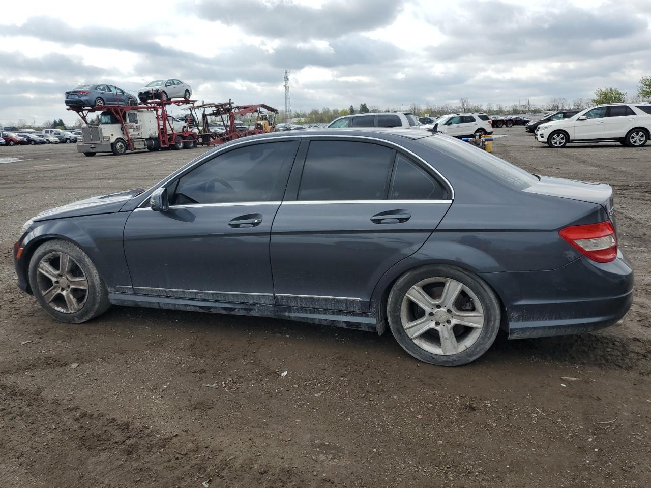 2011 Mercedes-Benz C 300 - Фото 2