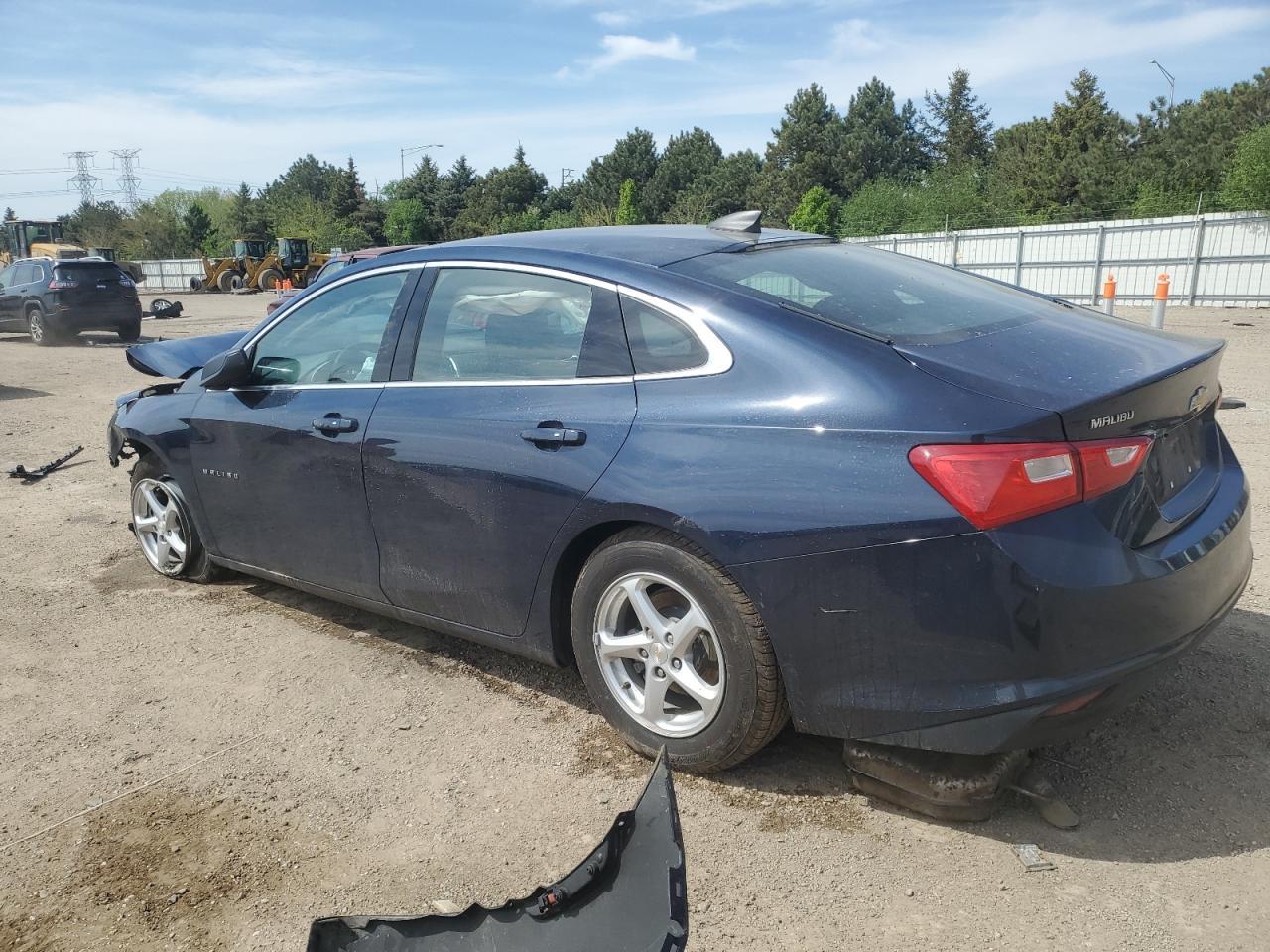 2017 Chevrolet Malibu Ls - Фото 2