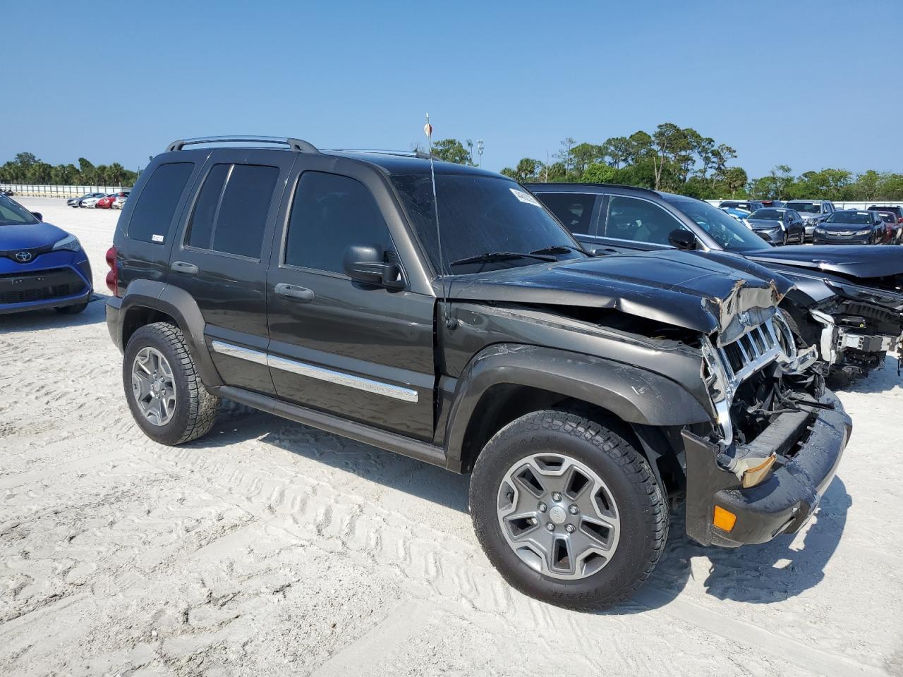 2005 Jeep Liberty Limited - Image 4