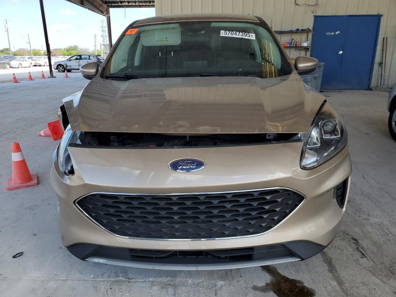 2021 Ford Escape Se - Фото 5