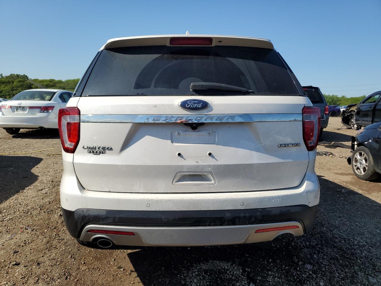 2016 Ford Explorer Limited - Image 6