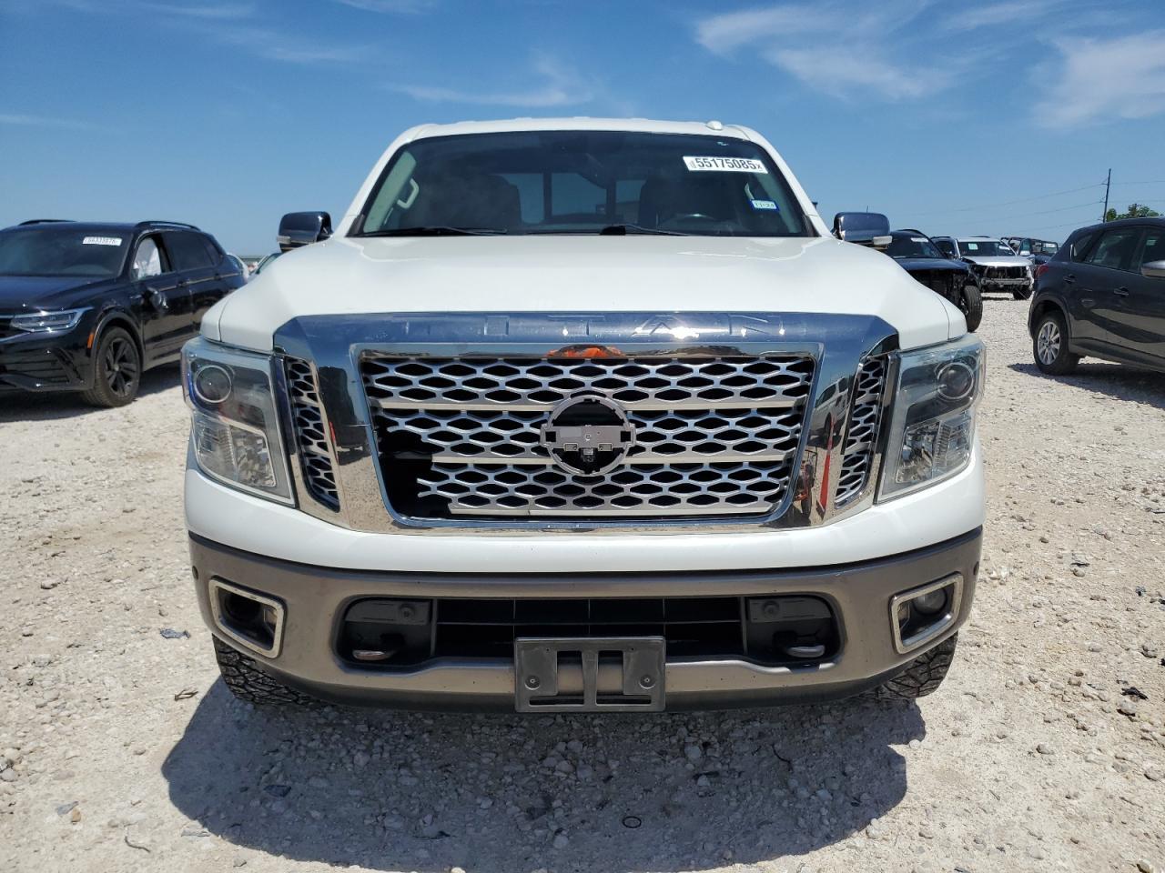 2017 Nissan Titan Sv - Image 5