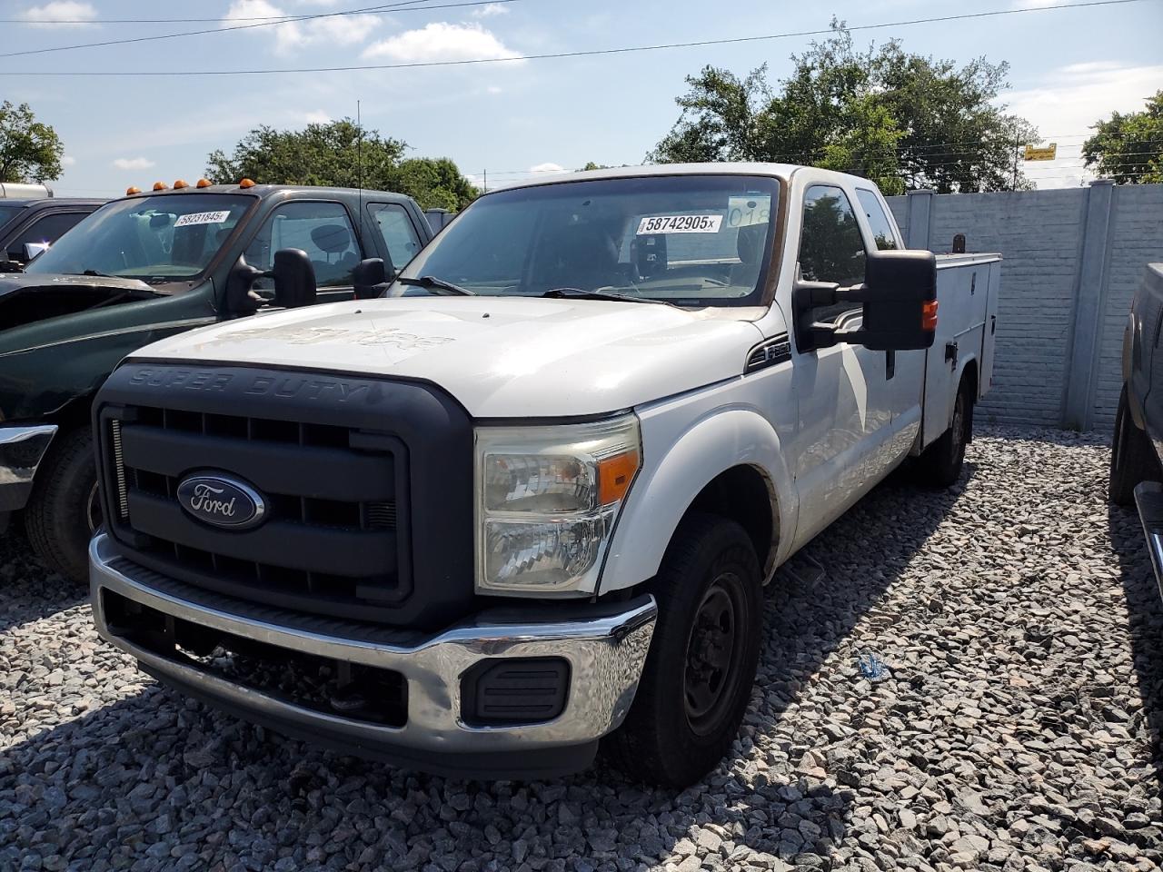 2013 Ford F350 Super Duty - Фото 2