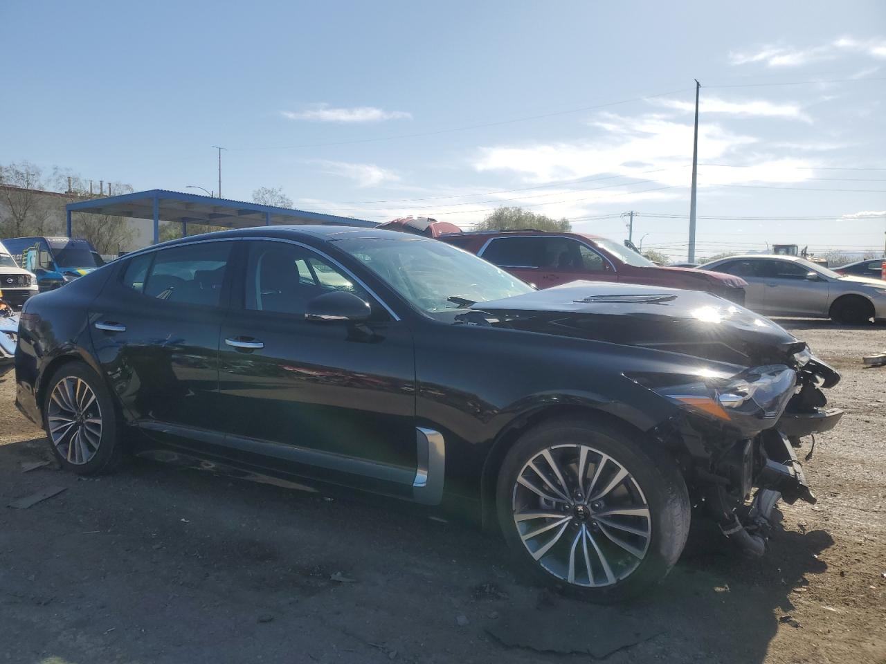 2018 Kia Stinger Premium - Image 4