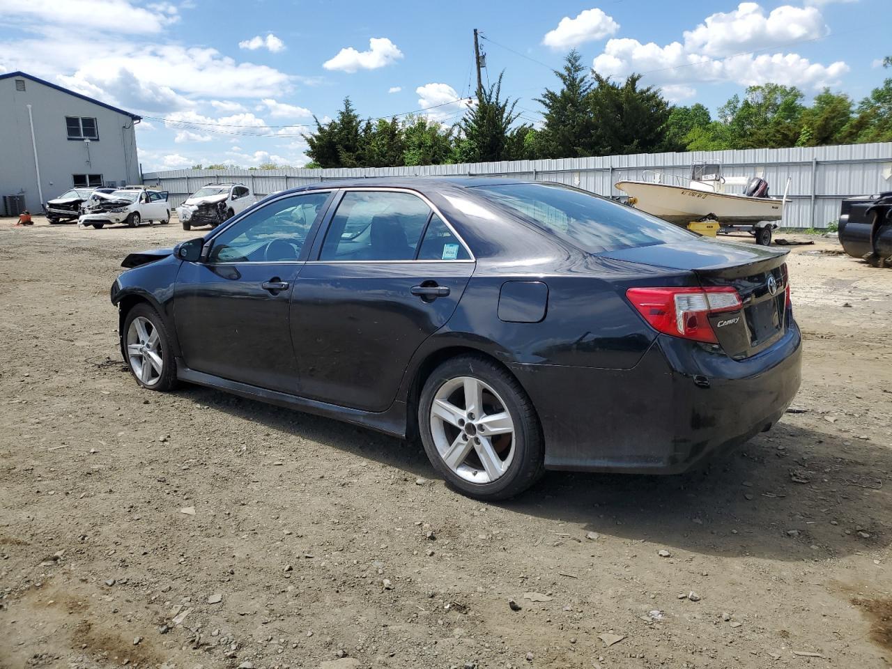 2014 Toyota Camry L - Image 2