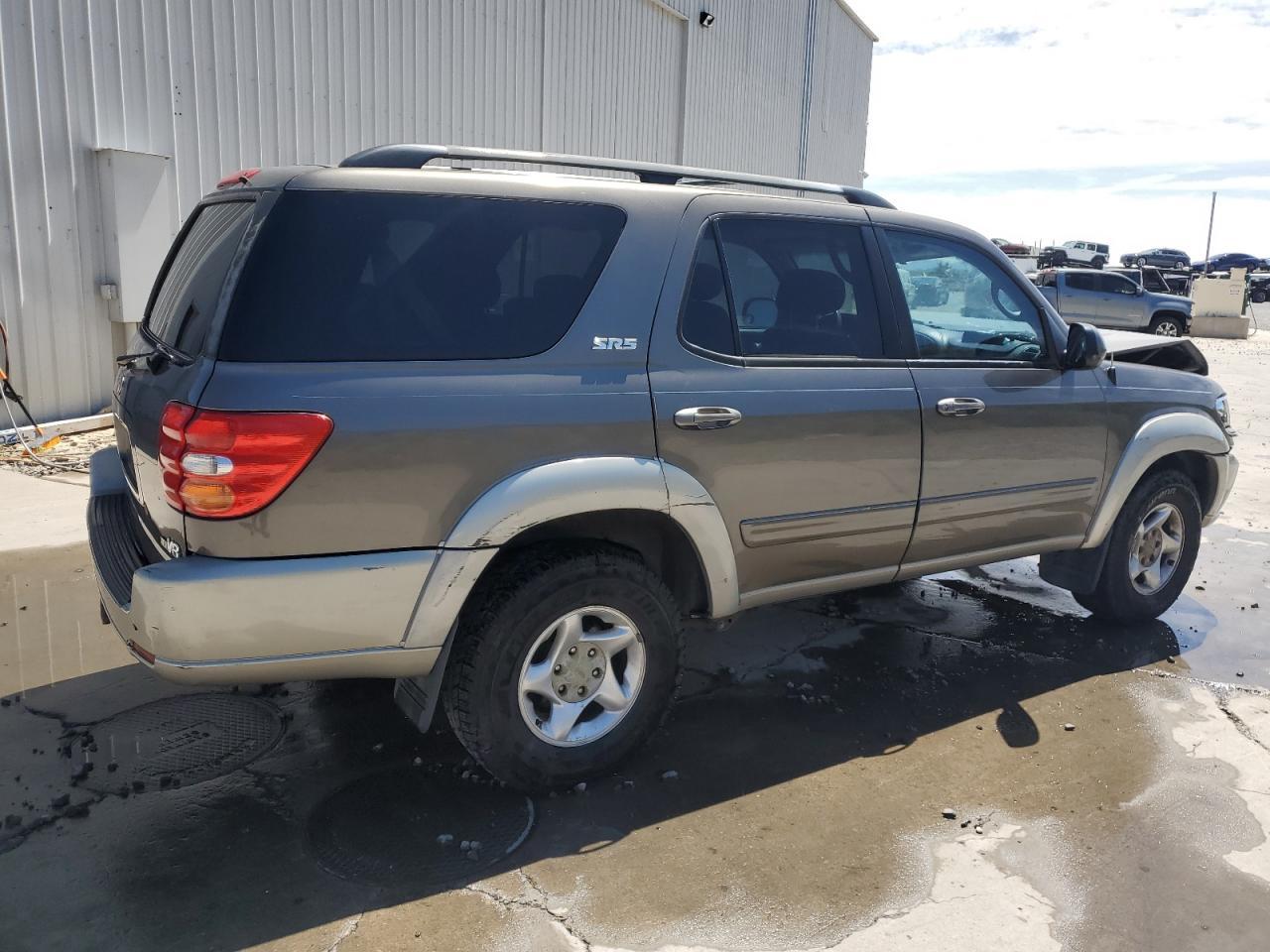 2003 Toyota Sequoia Sr5 - Image 3