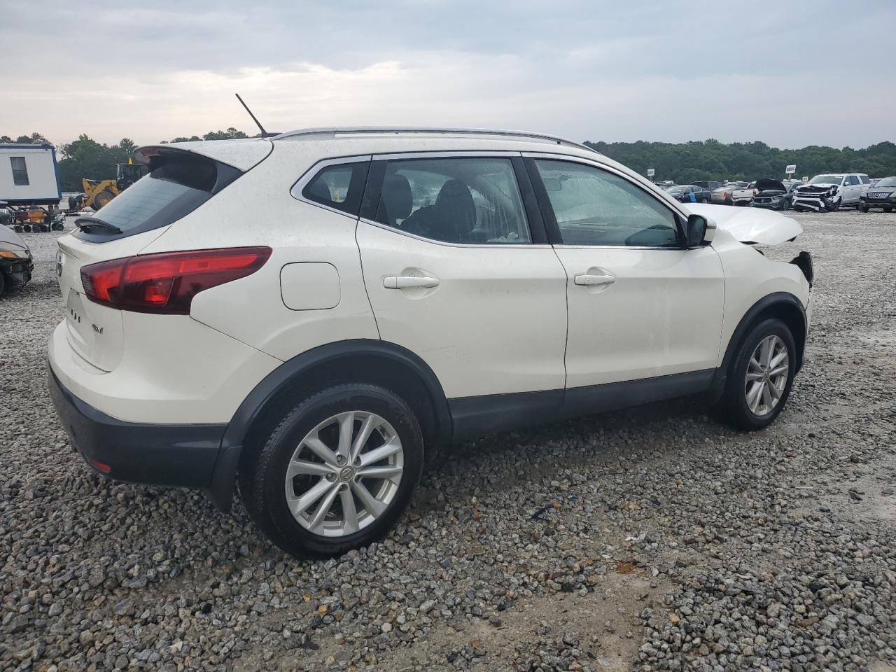 2017 Nissan Rogue Sport S - Image 3