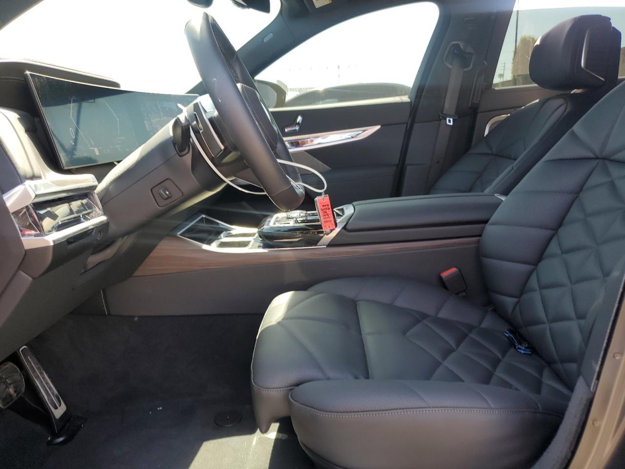 2025 BMW 740 I - Фото 7