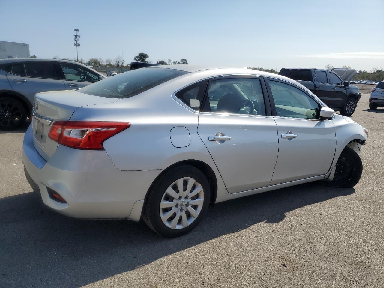 2016 Nissan Sentra S - Image 3