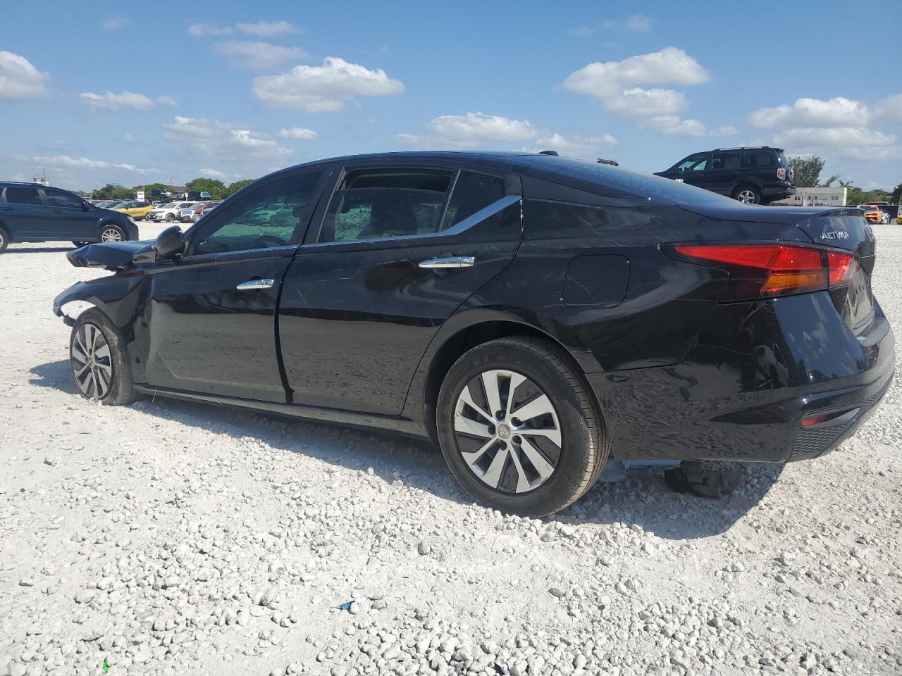 2019 Nissan Altima S - Image 2