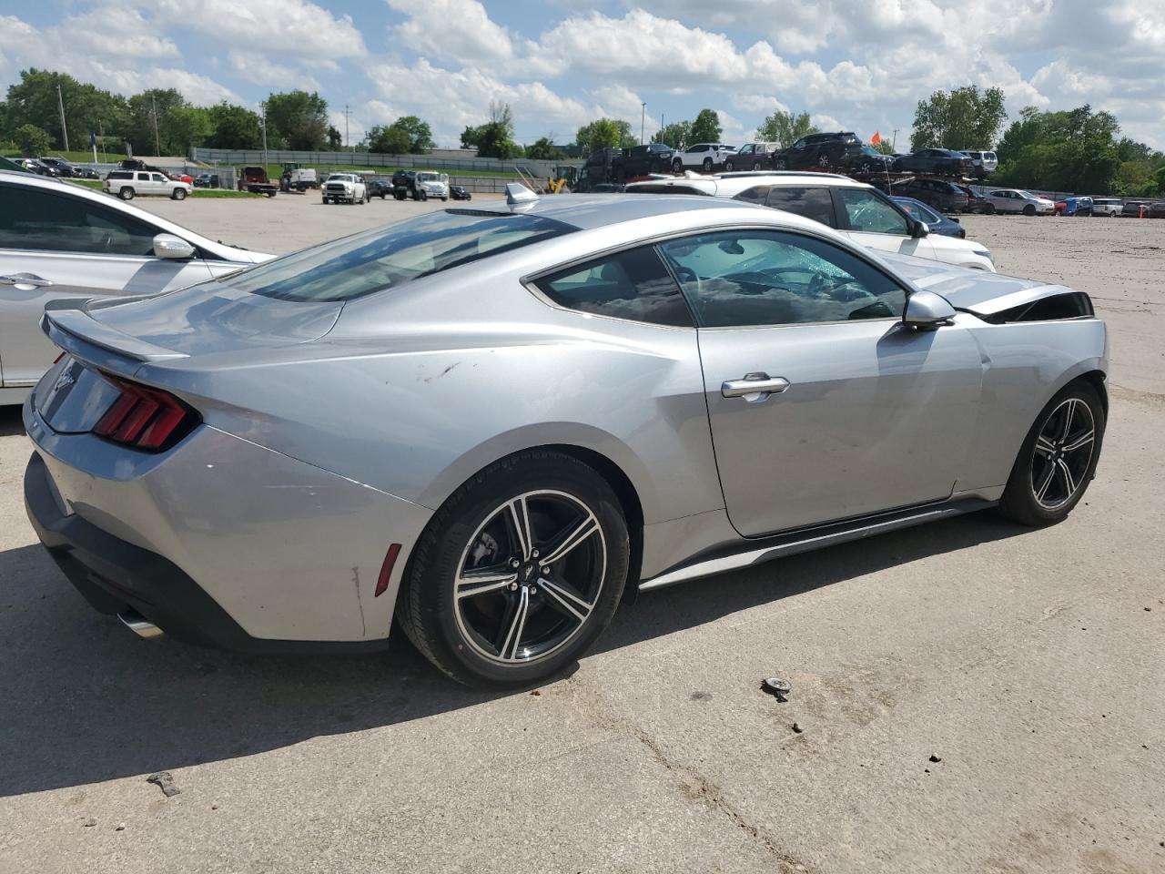 2024 Ford Mustang - Image 3
