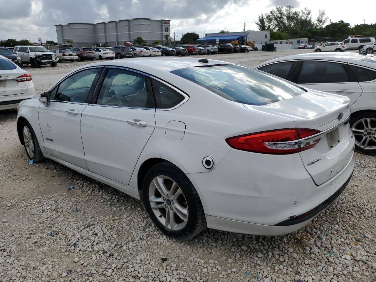 2018 Ford Fusion Se Hybrid - Image 2