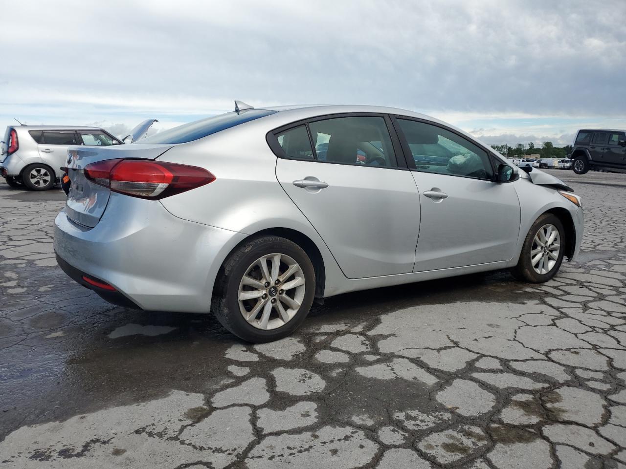 2017 Kia Forte Lx - Image 3
