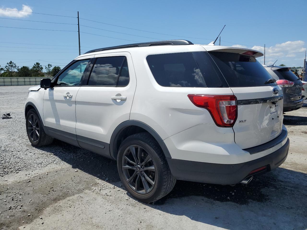 2019 Ford Explorer Xlt - Фото 2