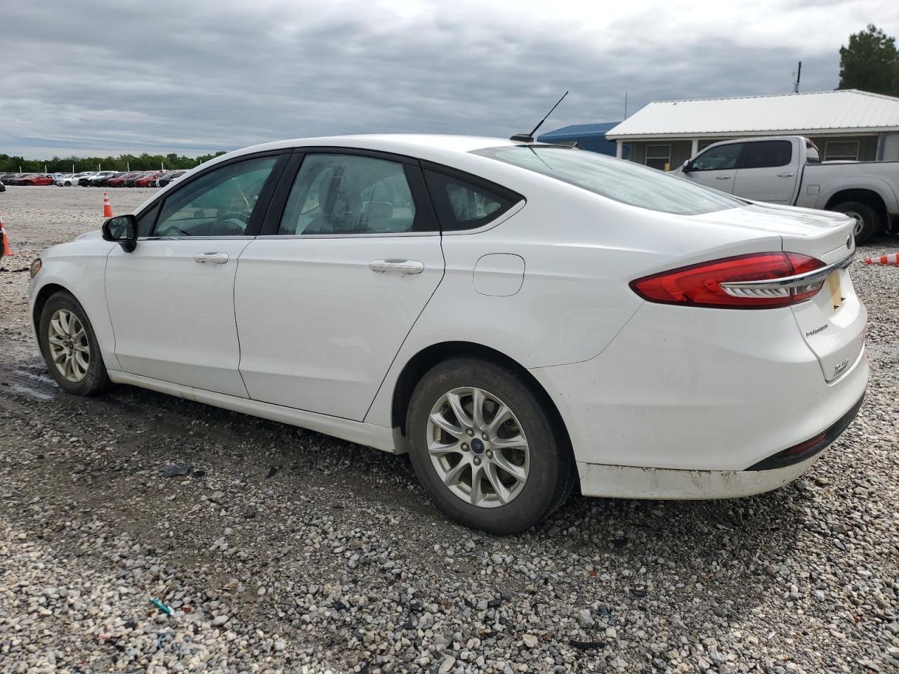 2018 Ford Fusion S - Фото 2