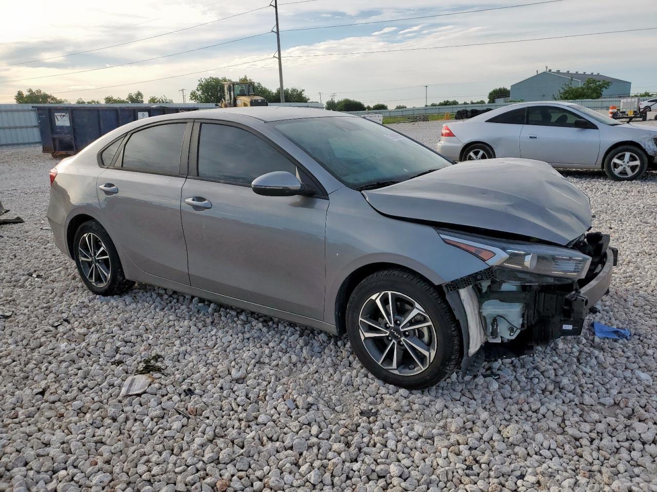 2022 Kia Forte Fe - Фото 4
