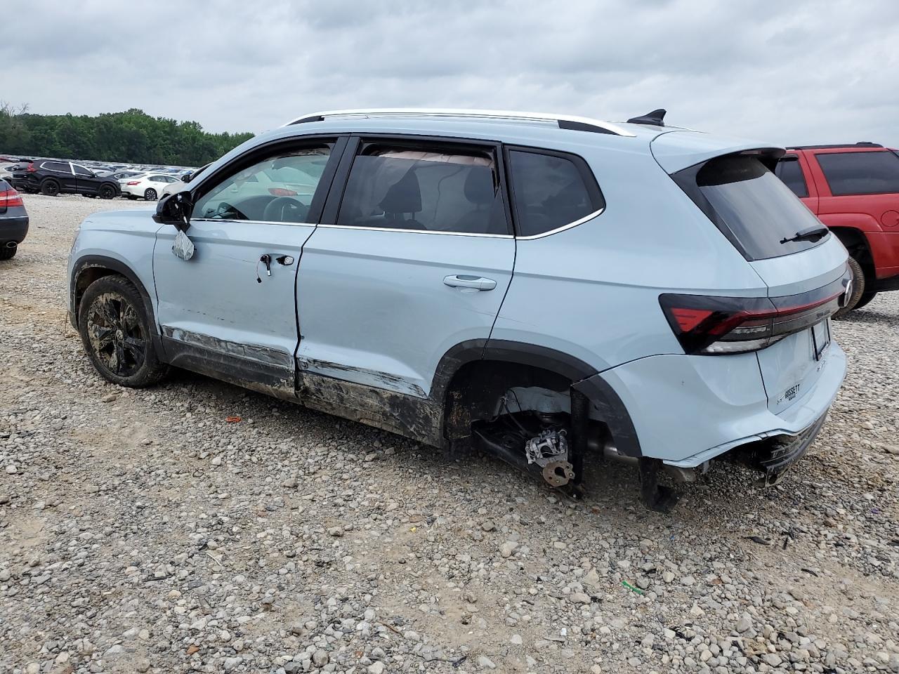 2025 Volkswagen Taos Se - Фото 2