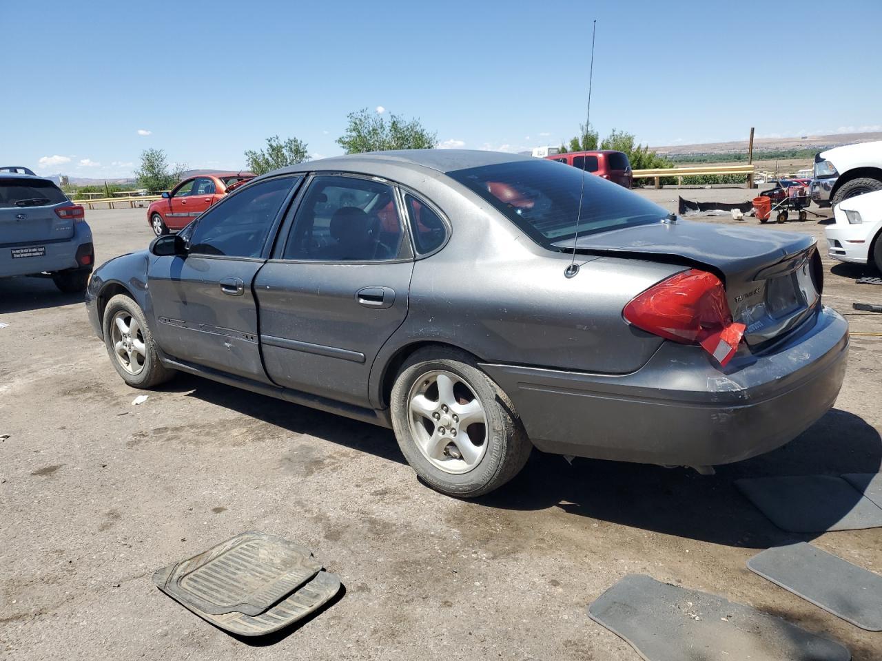 2004 Ford Taurus Se - Image 2