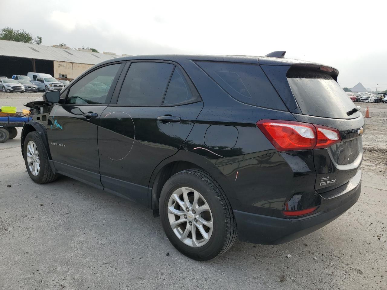 2020 Chevrolet Equinox Ls - Фото 2