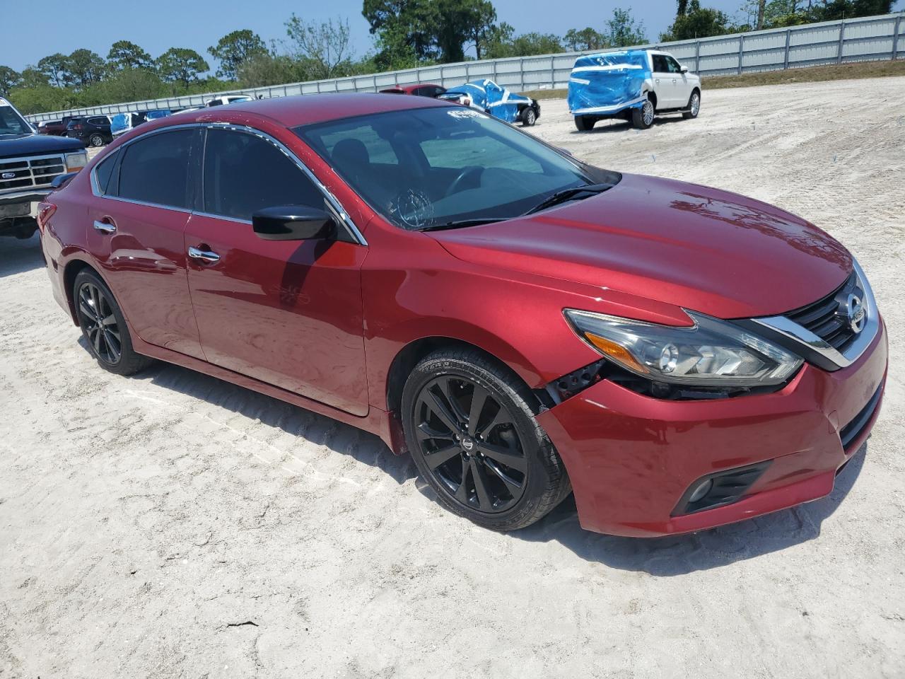 2017 Nissan Altima 2.5 - Image 4