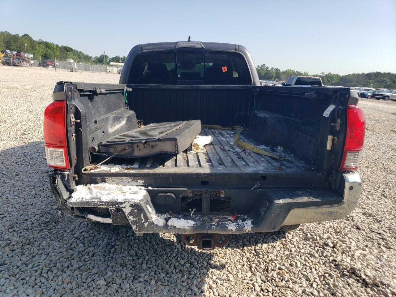 2018 Toyota Tacoma Double Cab - Image 6