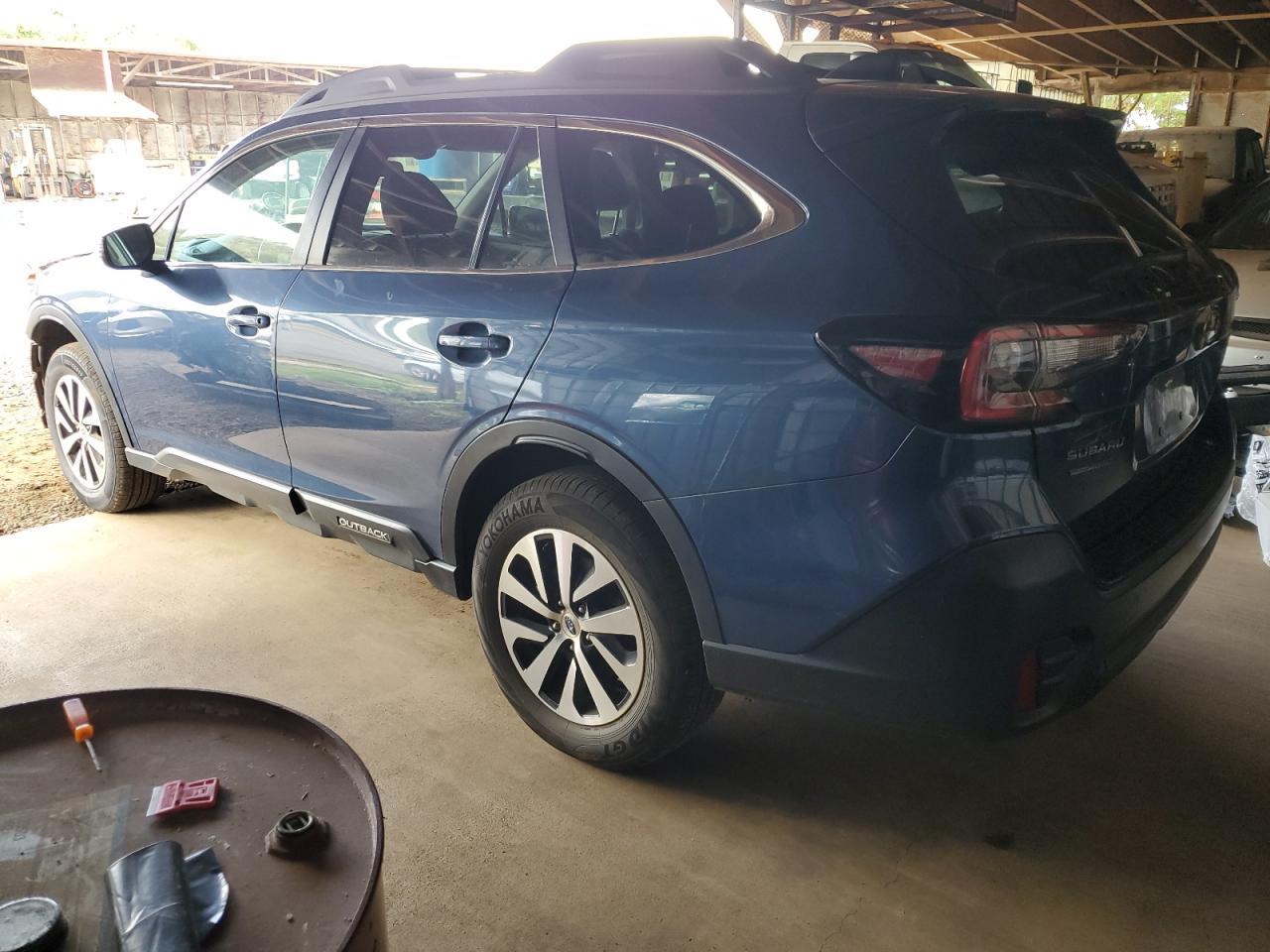 2022 Subaru Outback Premium - Image 2