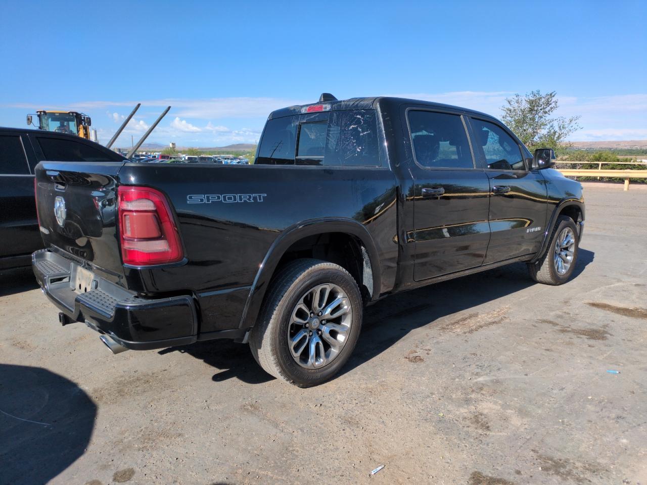 2021 Ram 1500 Laramie - Фото 3