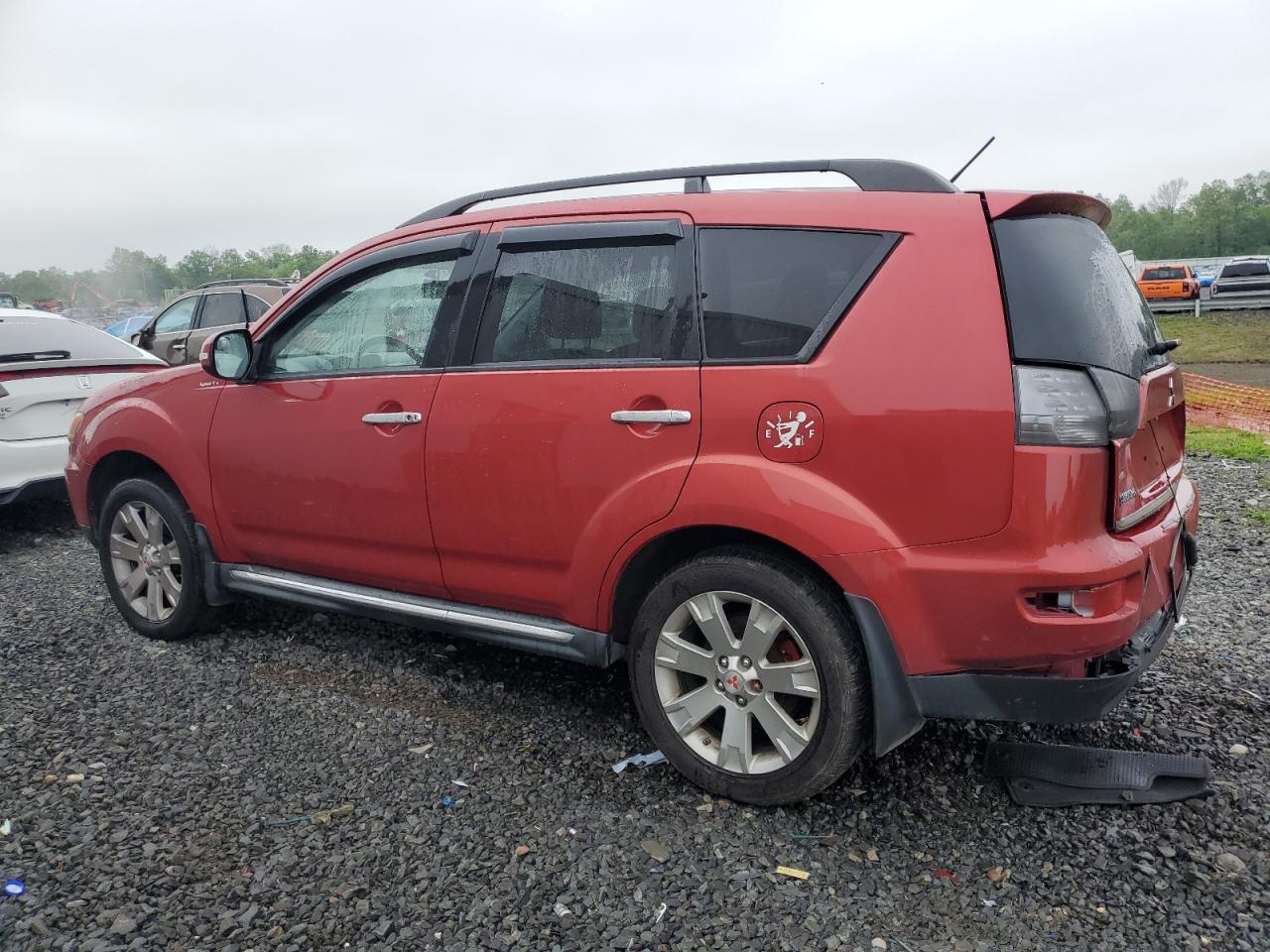2011 Mitsubishi Outlander Se - Image 2
