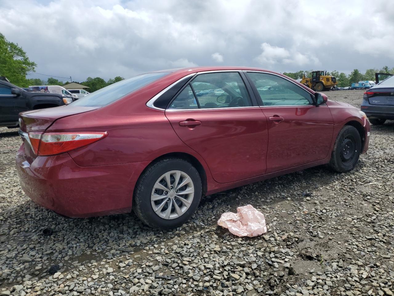 2017 Toyota Camry Le - Фото 3